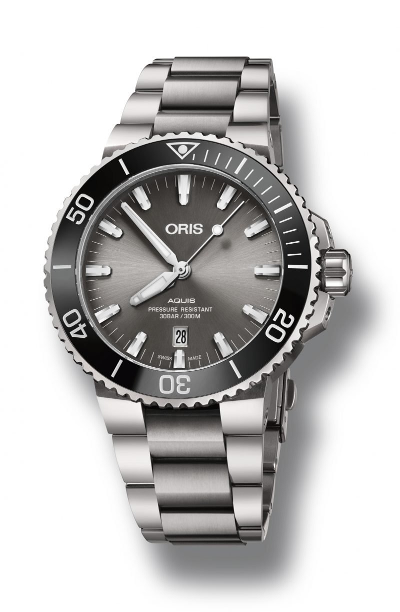 Aquis Titanium Date