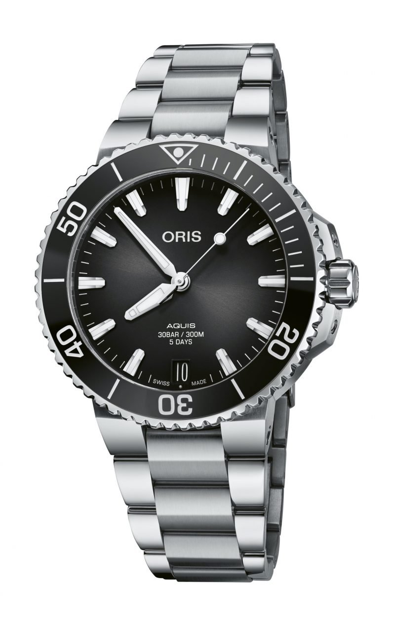Aquis Date Calibre 400