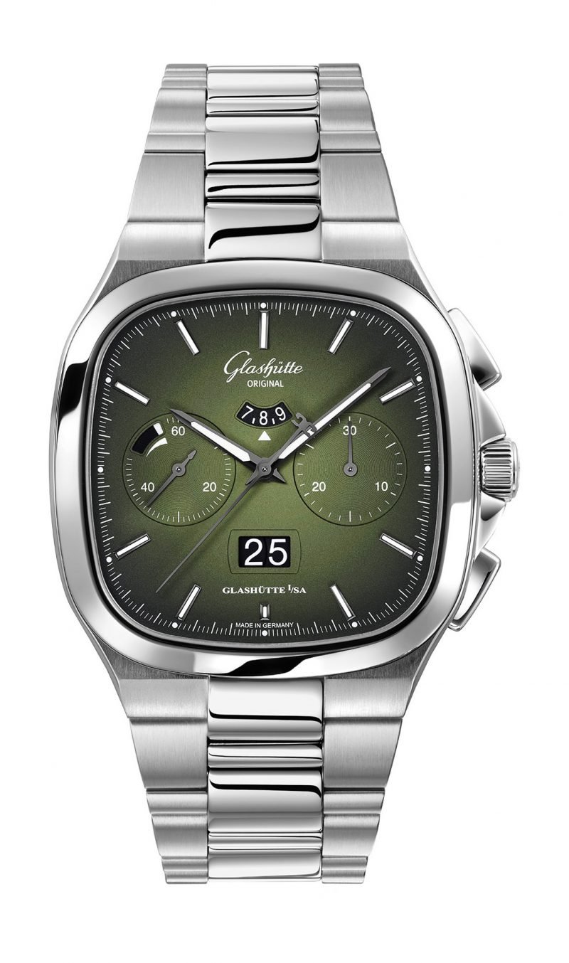 Seventies Chronograph Panorama Date